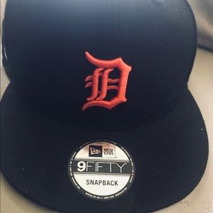 DETROIT SNAP BACK